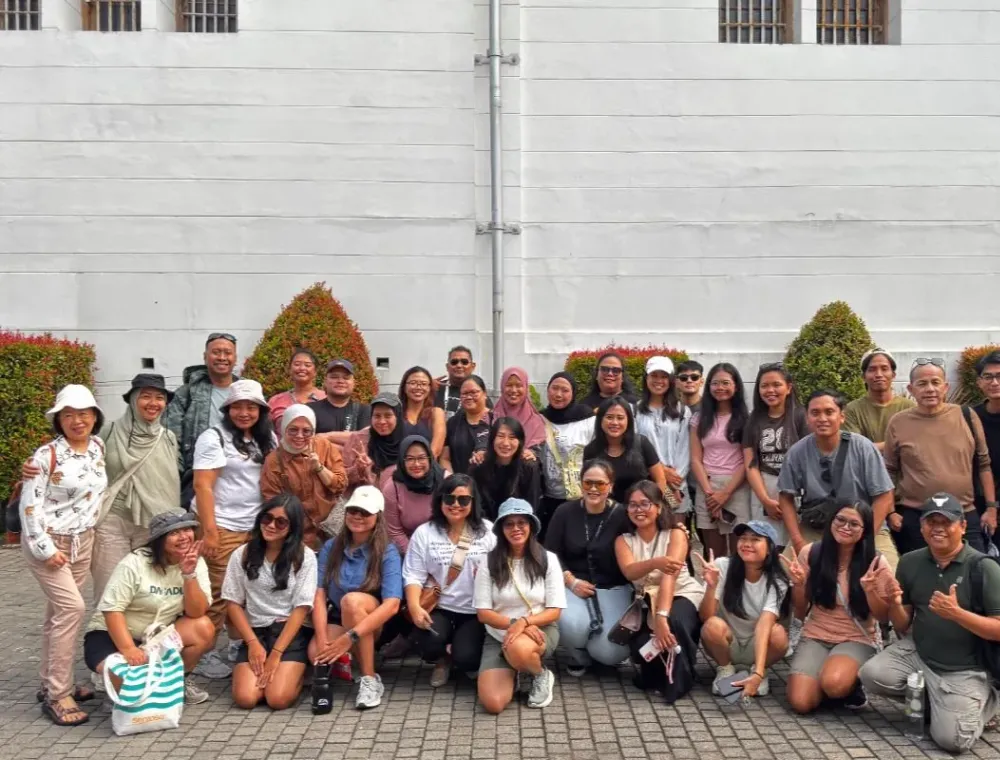 The Happy Trails! Asia team